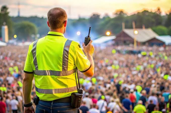 How to Control Crowd in Busy Nightclubs in London